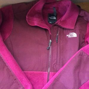 Women’s Northface, Cranberry